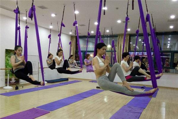 空中瑜伽有体重限制吗 不过度肥胖就行