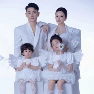 ​恭喜！网红吴迪文静夫妇三胎得子，体重6斤7两和出生日期一模一样