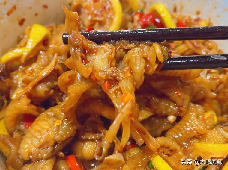 给鸡爪去骨头（鸡爪子怎么样脱骨）