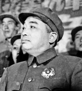 ​他曾担任彭德怀的秘书，1959年被开除党籍，1978年恢复党籍