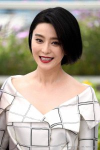 ​戛纳电影节闹乌龙，范冰冰代表作被说错，众星亮相，谁最美？