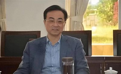 ​张鸿建：仕途曾风光，退休八年后因贪腐落马