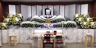 ​殡仪馆公开招聘司机，入职后有“五险一金”，看下有什么条件？