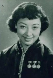 ​梅兰芳弟子、著名京剧表演艺术家杜近芳逝世 魏明伦悼念：她在京剧历史上是一个