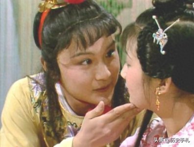 ​宝玉和谁有过肌肤之亲？4个女人，2个千金小姐，2个漂亮丫头