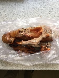 ​汤鲜味美，来一碗可口的鸭架汤