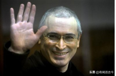 ​盘点俄罗斯七大寡头的命运，左右俄罗斯政府政策，被普京严厉打击