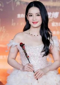 ​娱乐圈的残酷：李沁34岁愤然离场的真实原因