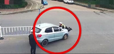 ​知法犯法！60岁老爷子无证驾驶老头乐顶着交警狂飙数公里！