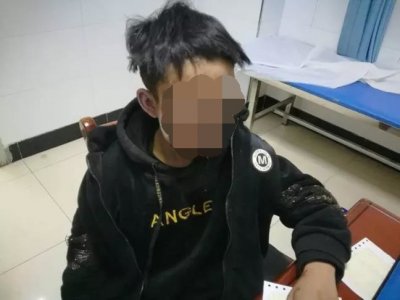 ​哑炮爆炸！13岁孩子被炸得面目全非，让孩子玩鞭炮的家长注意了！