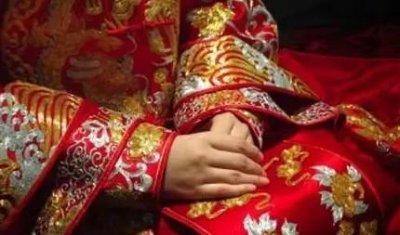 ​兵马俑铜车上的那把伞 伞是用来遮阳的吗？
