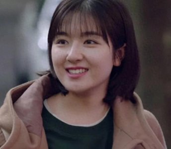 ​两年三部上星剧，李兰迪有资源也有演技，但就是不火太可惜了