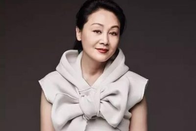 ​“气场女王”王姬，老公帅气女儿美丽，儿子却成终生遗憾！