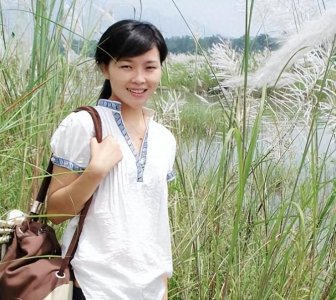 ​2008年，那个播报汶川地震时落泪的女主播宁远，现在怎么样了？