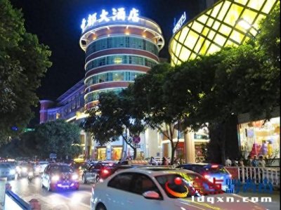 ​兴义最繁华的一条街，消费都自掏腰包，但为什么人们还习惯叫它“腐败街”？