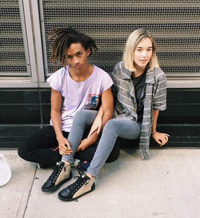 贾登·史密斯这对95后恩爱秀的已是天下尽知，小女友很美