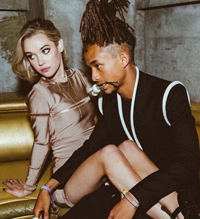 贾登·史密斯这对95后恩爱秀的已是天下尽知，小女友很美