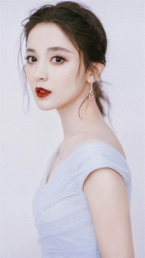 古丽娜扎尔拜合提亚尔