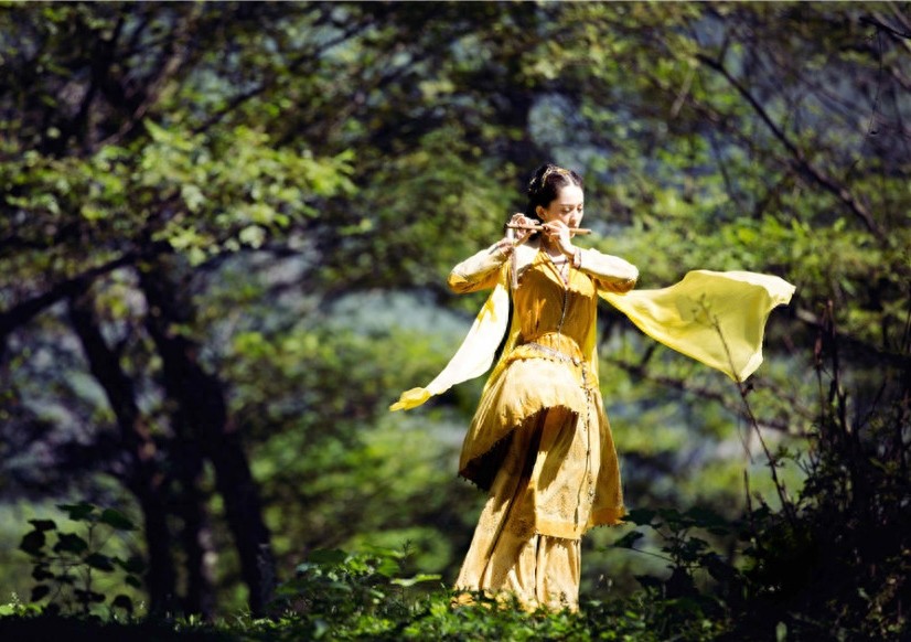 古丽娜扎尔拜合提亚尔