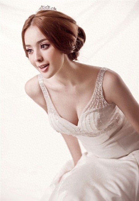 古丽娜扎尔拜合提亚尔