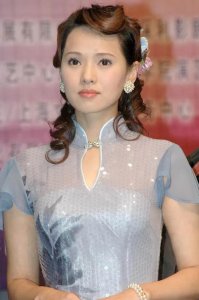 ​盘点娱乐圈奇奇怪怪的姓氏，伊能静居然姓伊能？易烊千玺姓易？