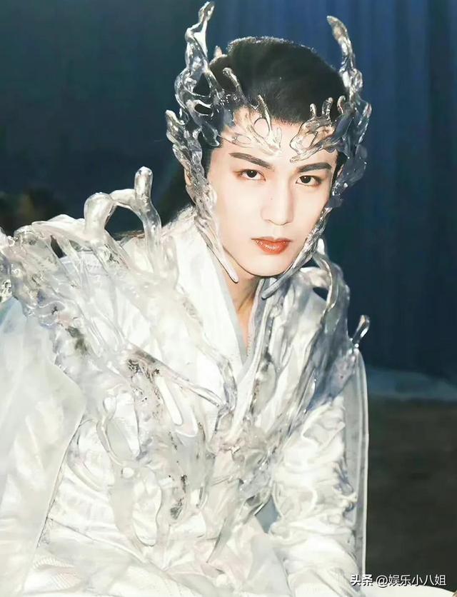 盘点最近最受欢迎的男明星前十名（即将爆火的五位男明星）(10)