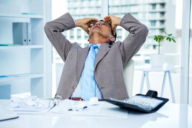 被上面领导打压如何处理（被领导打压怎么办）(1)