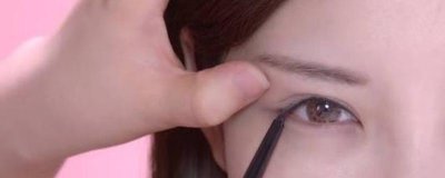 ​眼线晕染到下眼皮怎么办