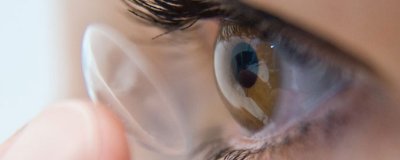 ​戴隐形眼镜可不可以洗澡