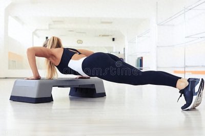 ​每天坚持做俯卧撑，一年后，身体会有什么变化？