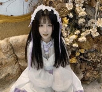 ​杨清柠微博晒出lo装，白色长裙真的清纯可爱，粉丝直言好像天使