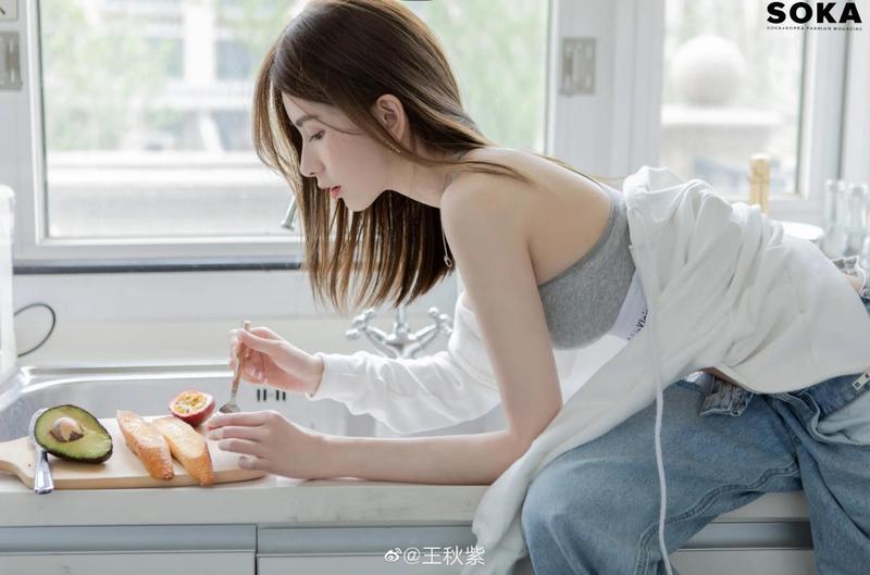 略备薄酒婚礼邀请词怎么说