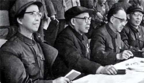 陈伯达简历-第2张图片-