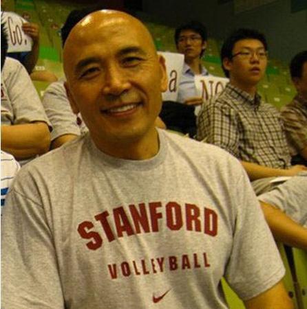 郎平女儿斯坦福大学毕业,身高1米9,美国排球顶尖运动员