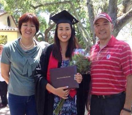 郎平女儿斯坦福大学毕业,身高1米9,美国排球顶尖运动员