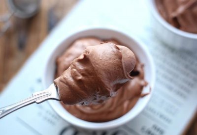 ​手把手教你制作巧克力奶油，可可味道浓郁，比蛋糕店的更好吃