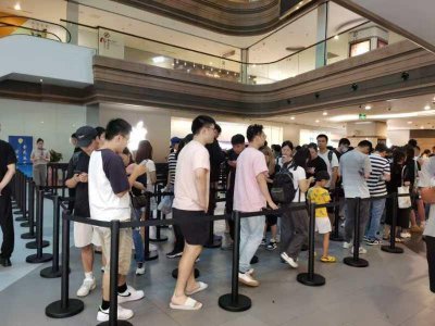 ​苹果iPhone 16正式开售，黄牛称今年收Pro Max最高加价七八百