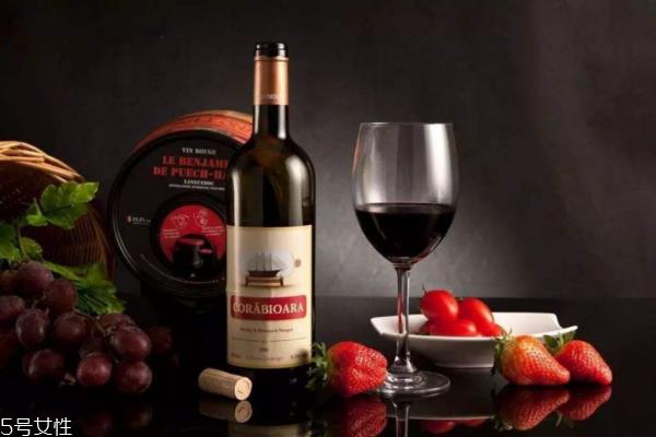 红酒甜度分类有哪些 3种甜度不同口感 红酒甜度分类有哪些 3种甜度不同口感