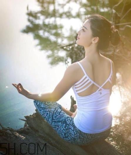 颈椎病人练瑜伽的好处?瑜伽治疗便秘的动作 颈椎病人练瑜伽的好处?瑜伽治疗便秘的动作