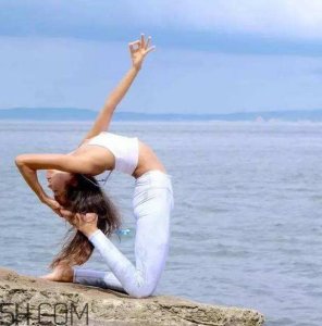 ​颈椎病人练瑜伽的好处？瑜伽治疗便秘的动作