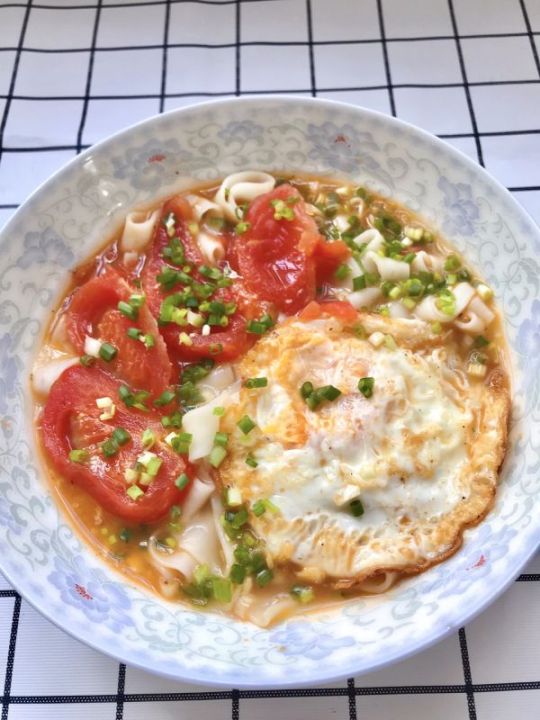 番茄鸡蛋面怎么做（番茄鸡蛋面的好吃做法教程）