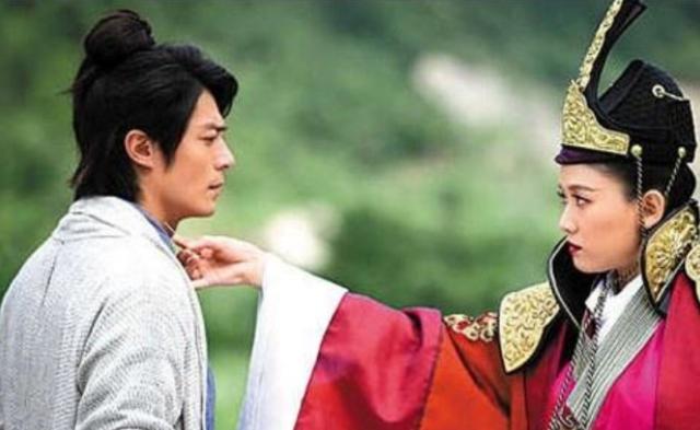 40岁陈乔恩频频被催婚，无奈道出霍建华大婚当天买醉真相！