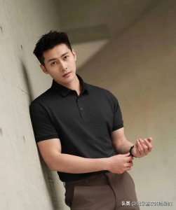 ​来看看西装小哥哥的精彩时刻，让人为之着迷无法拒绝哦。