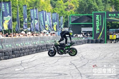 ​【组图来了】那些摩托特技的高难度动作