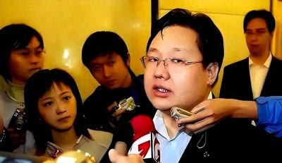 ​亿万富豪徐明：病死狱中9年后，明星妻子田海蓉和女儿过得怎样？