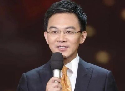 ​前央视主持人郎永淳沦为阶下囚，出狱893天，如今过得怎么样了