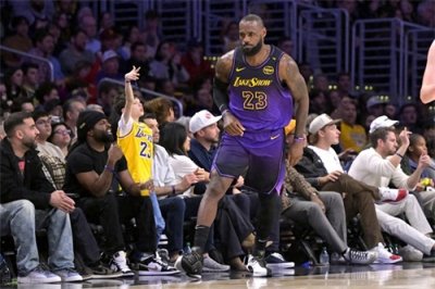 ​詹姆斯：NBA史上的璀璨明星，可以与乔丹并肩的存在