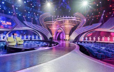 ​前央视美女主持，离婚后上《非诚勿扰》相亲，1小时被富商牵走