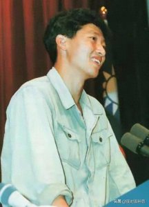 ​追求金钱，飞行员蒋文浩驾驶歼一6战斗机逃往台湾！