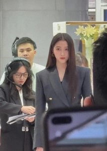 ​网友广州偶遇关晓彤，惊喜邂逅女神